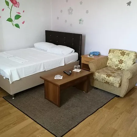 Yali Hotel 2*